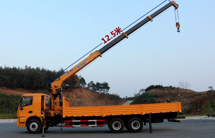 徐工12吨随车吊单联泵吊机臂长12.5米